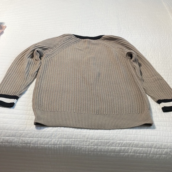 Sweater - Picture 5 of 8